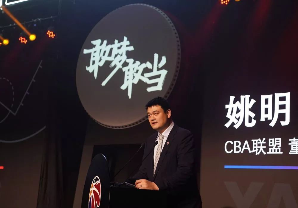 在阿拉巴重伤后，皇马目前仅剩纳乔和吕迪格两名健康中卫。